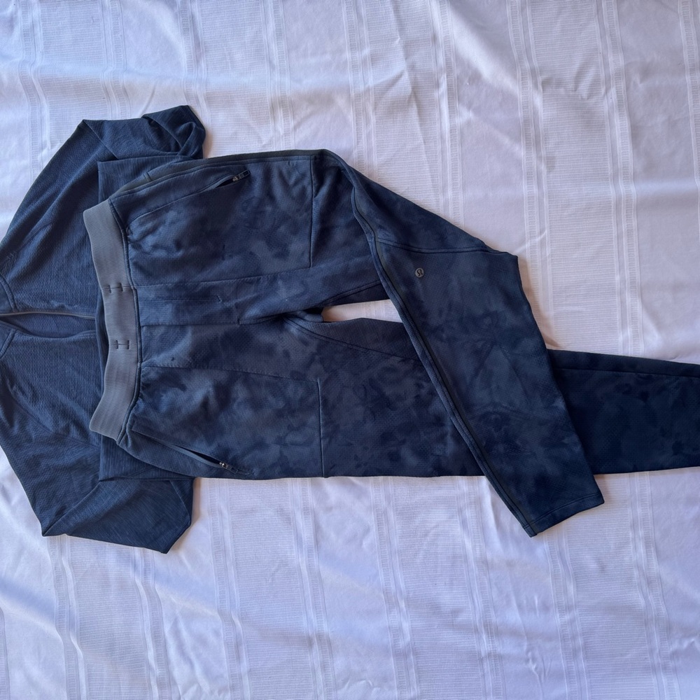 Lululemon Athletica Dark Gray Activewear Set